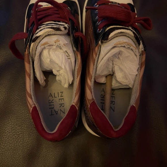 NATURLIZER - Picture 6 of 6